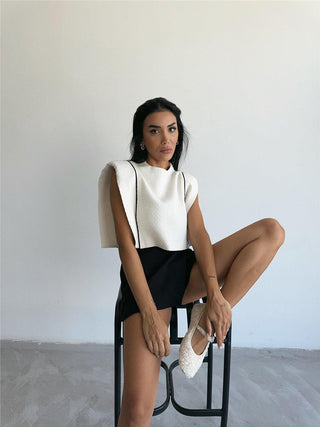 Witte blouse met doorgestikte banddetails