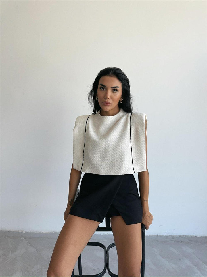 Witte blouse met doorgestikte banddetails
